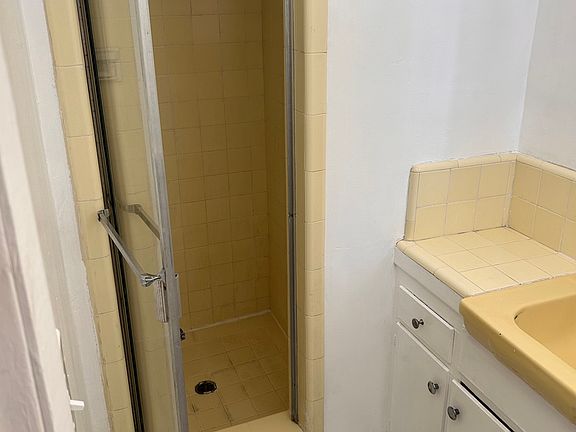 5th image of 1959 Cheremoya Ave APT 7