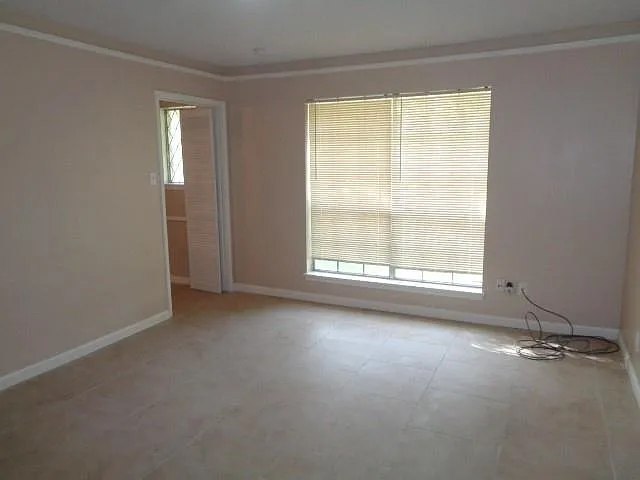 802 Baltic Ln — Photo 26