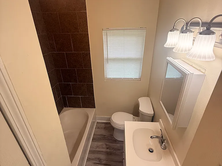 209 Highland Ave — Photo 10