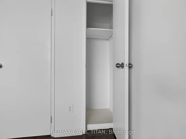 2515 Eglinton Ave W #302 — Photo 16