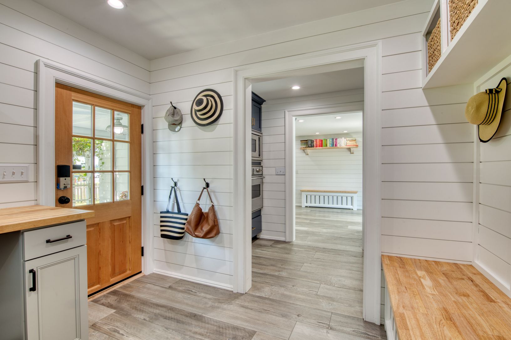  Laundry Mudroom. View 2