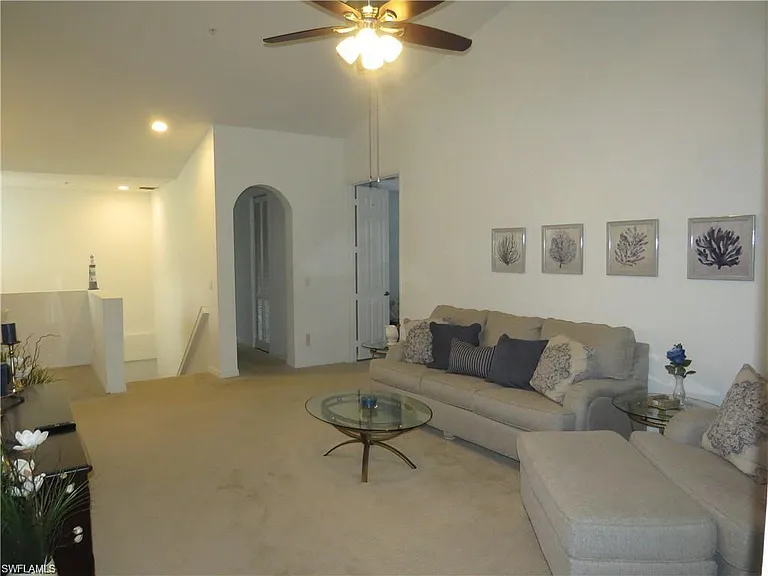 1305 Mariposa Cir #202 — Photo 6