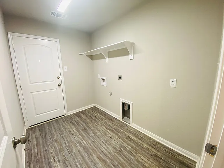 1907 Delano Dr — Photo 20