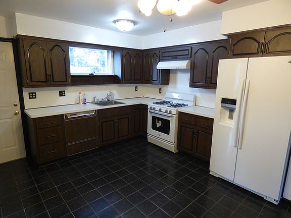 4th image of 14 Lancaster Rd