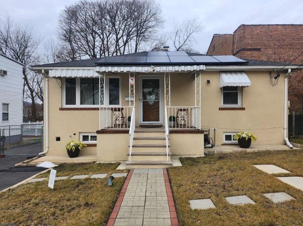15 Webster Ave