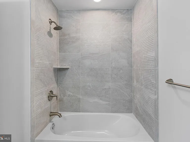 105 Samjan Cir — Photo 32