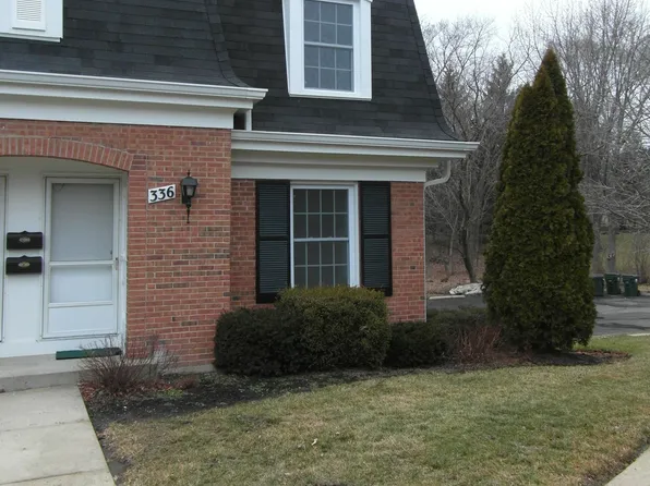 336 Eastern Ave, Barrington, IL 60010