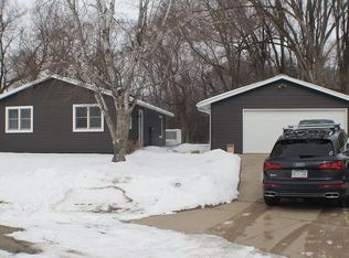 207 E River Ln NE, Rochester, MN 55906