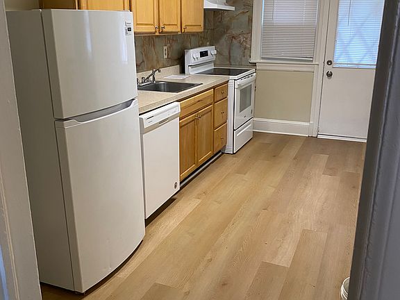 5th image of 1103H Elm Ridge Ave
