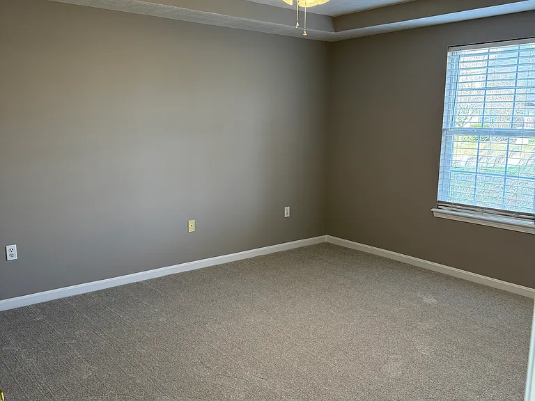 114 Cortland Ct — Photo 13