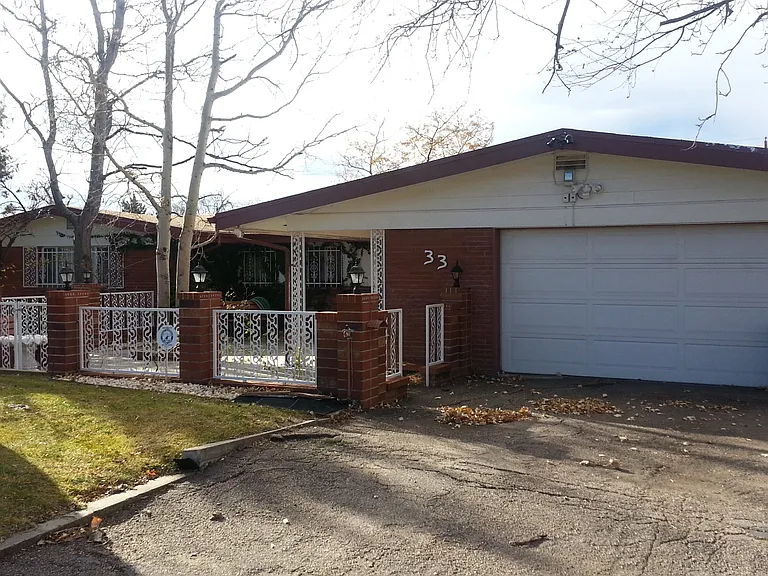 33 Skyline Dr — Photo 2