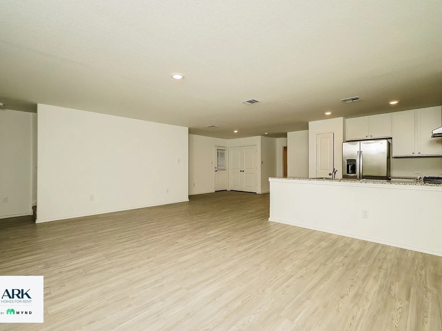 4 bed, 2.0 bath, 1880 sqft, $1,765 — Photo 2