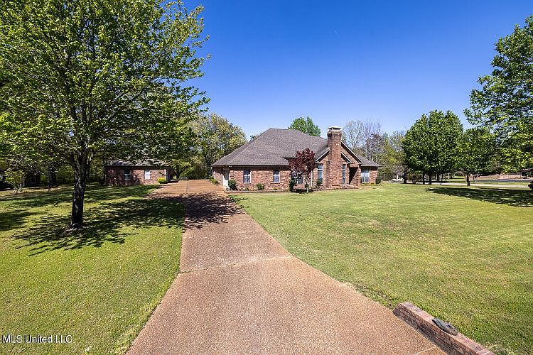 1st image of 8190 Hunters Creek Dr