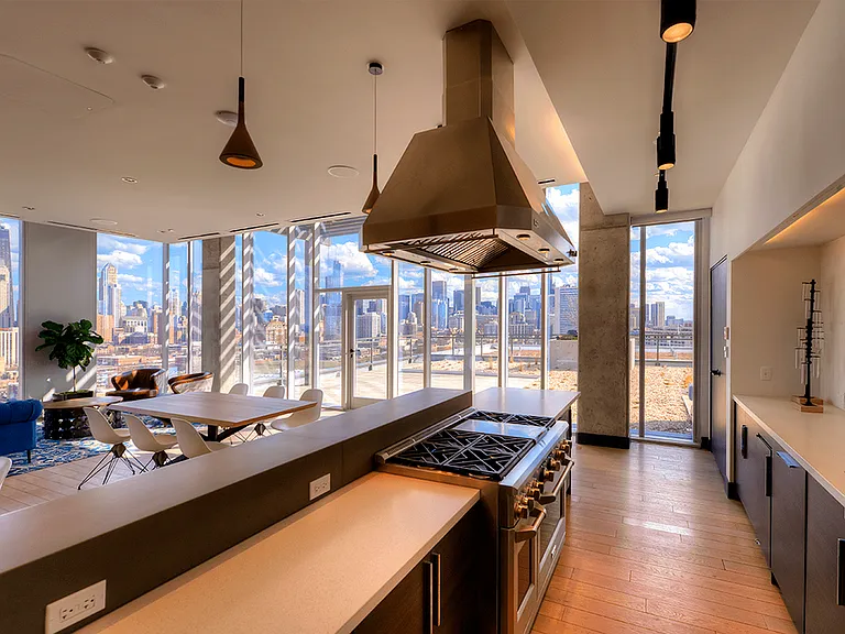 18th floor lounge with kitchenette