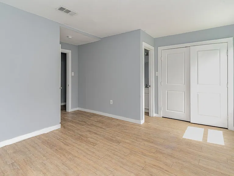 4621 Owenwood Ave — Photo 8