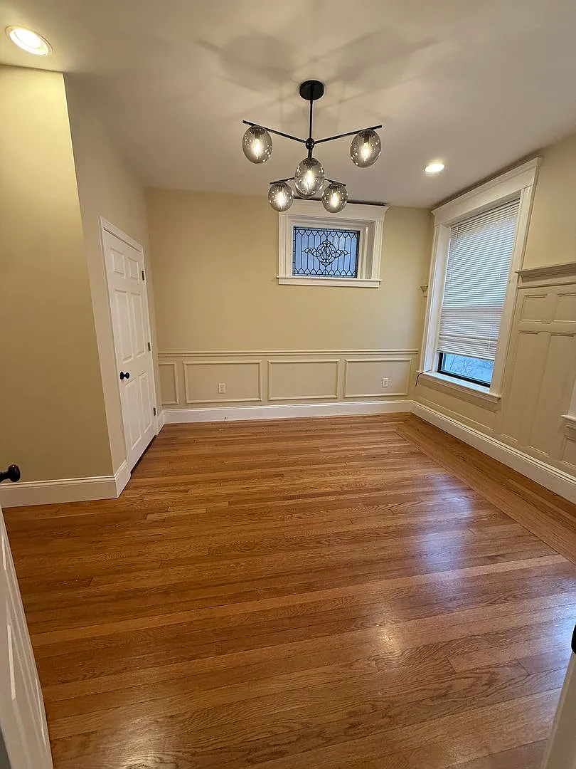 192 Saint Paul St #1A Brookline MA 02446 — Photo 2
