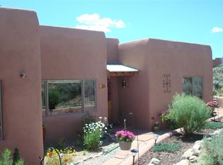 31 Camino De Los Arroyos, Ranchos De Taos, NM 87557