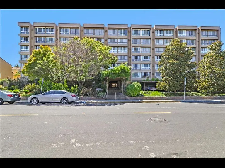 1700 Civic Center Dr #405 — Photo 14