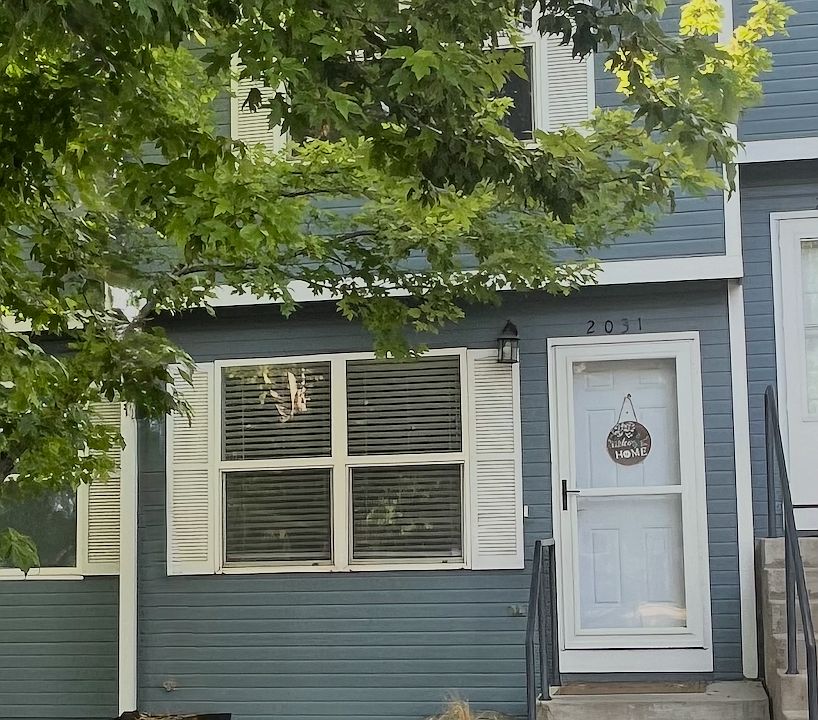 1st image of 2031 Oakcrest Cir
