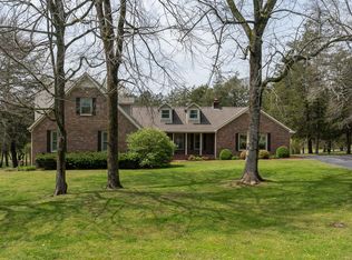 7 Lakewood Ln, Fayetteville, TN 37334