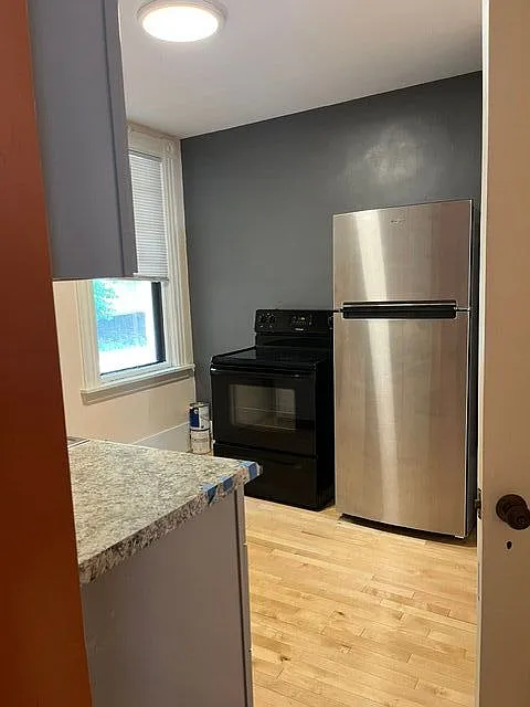 2 bed, 1.0 bath, 1600 sqft, $2,100 — Photo 3