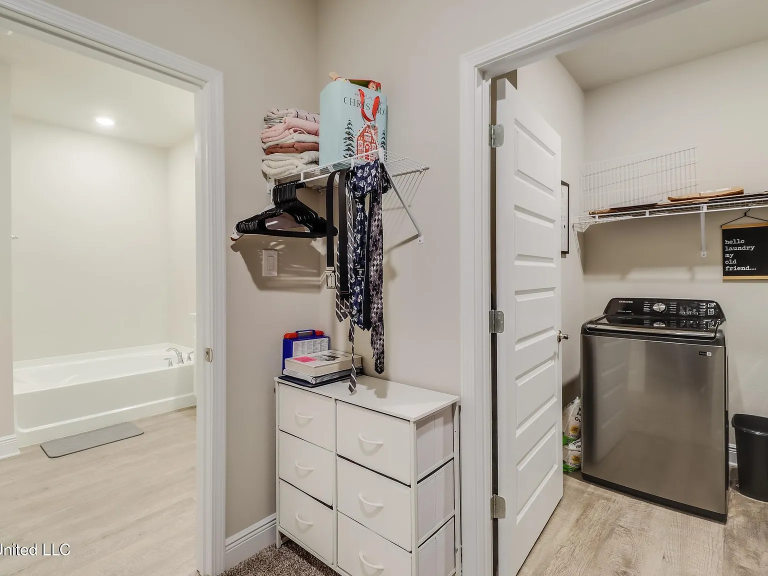 3 bed, 2.0 bath, 1936 sqft, $2,200 — Photo 3