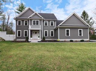 6 Hart Rd, Lynnfield, MA 01940