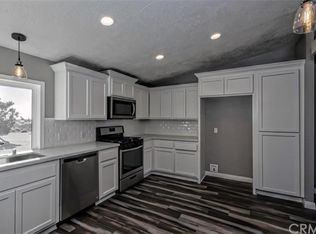 11533 Middleton Rd, Phelan, CA 92371