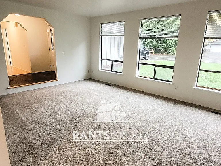 4910 Sheridan Dr SE — Photo 12