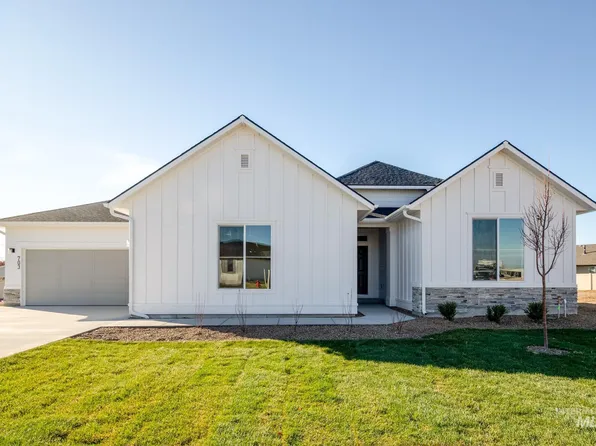 703 Strike Eagle St, Mountain Home, ID 83647