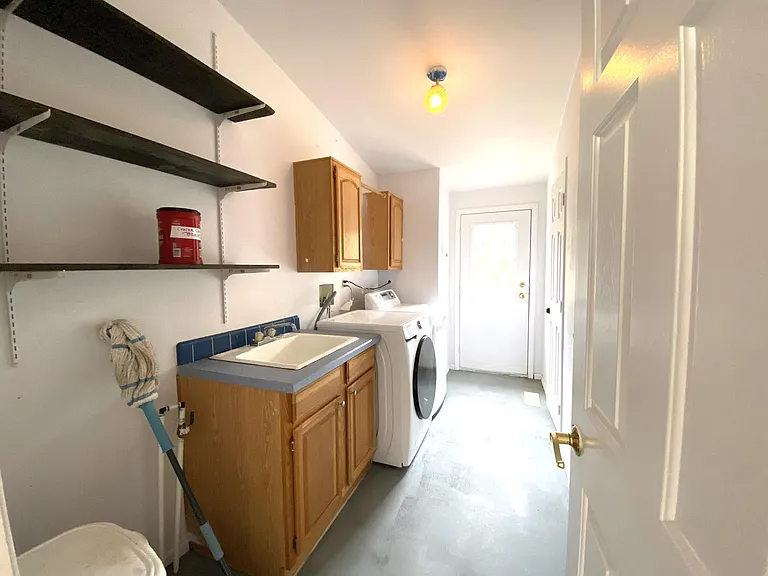27 Hillcrest Rd — Photo 16