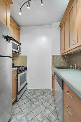Sold by Compass | media 25