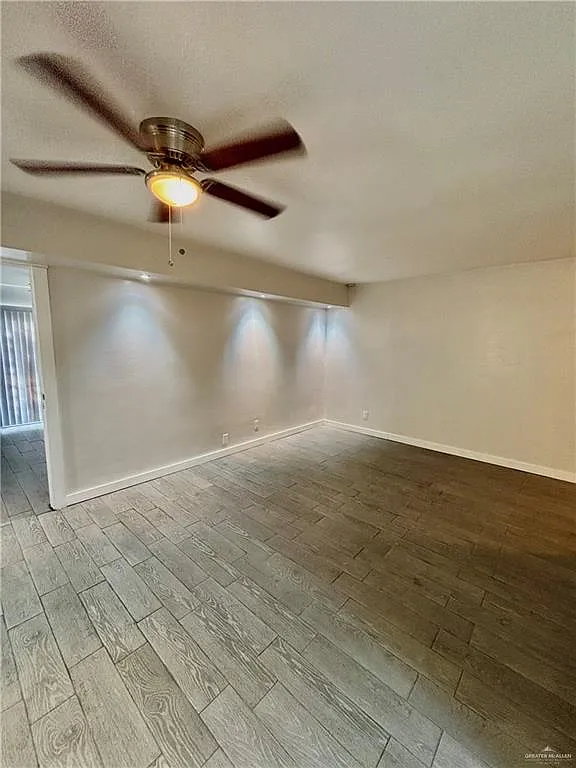 2 bed, 2.0 bath, 996 sqft, $1,300 — Photo 3