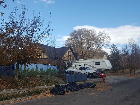 2nd image of 959 E La Casa Dr