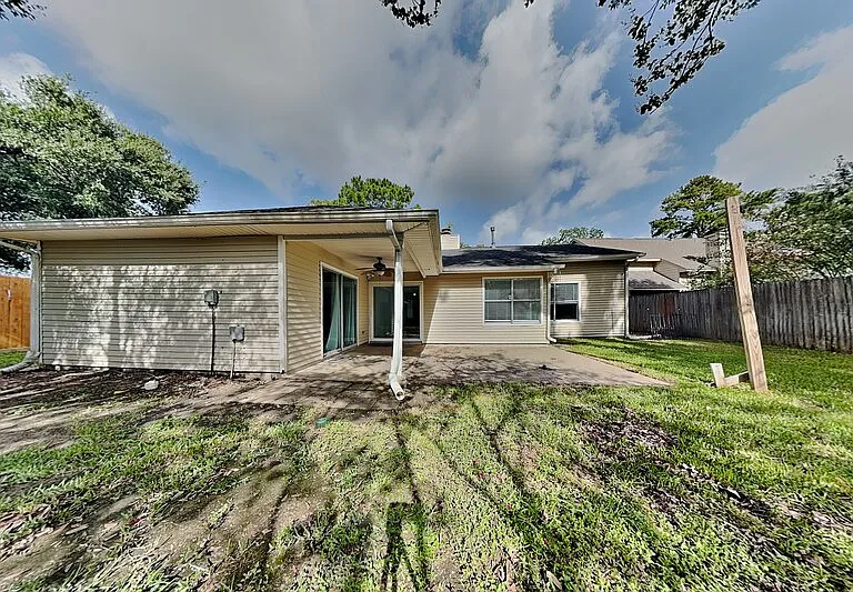 8614 Lake Crystal Dr — Photo 18