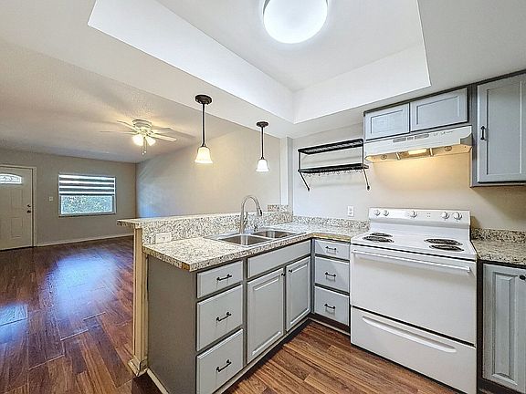 3rd image of 8302 Bardmoor Blvd #103