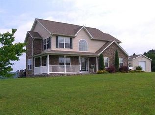 321 School House Ln, Stahlstown, PA 15687