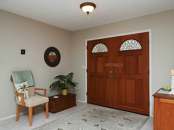 3rd image of 933 S Doral Ln