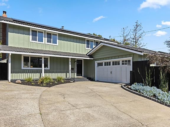 2nd image of 38 Twelveoak Hill Drive