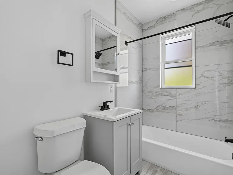 1140 Ashland St #D — Photo 13