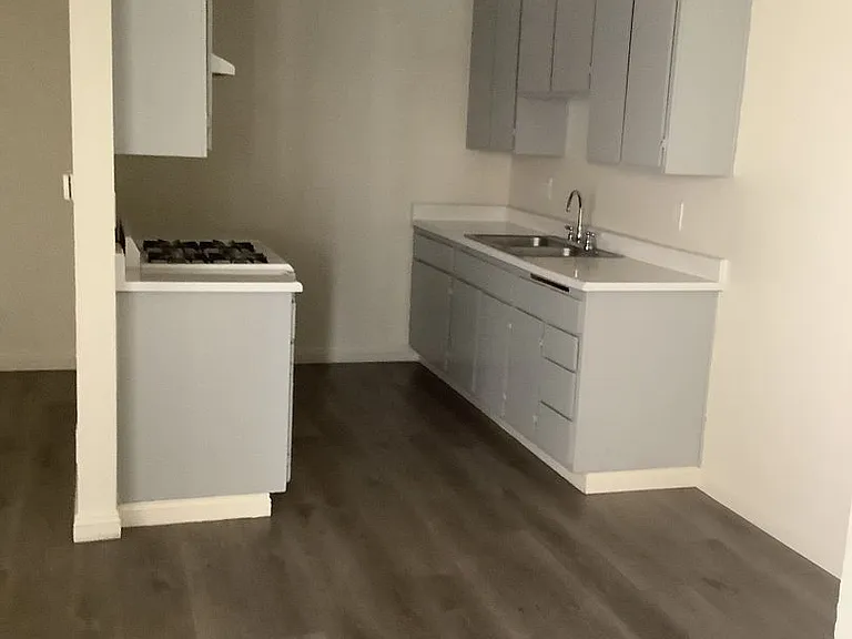 Laurel Canyon Apartments — Photo 45
