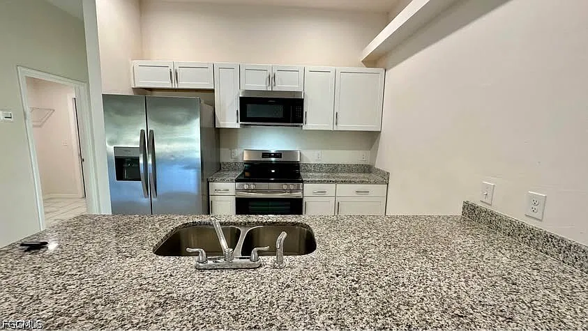3309 SW 15th Pl — Photo 4