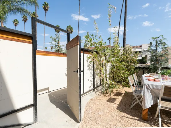 121 N Berendo St, Los Angeles, CA 90004