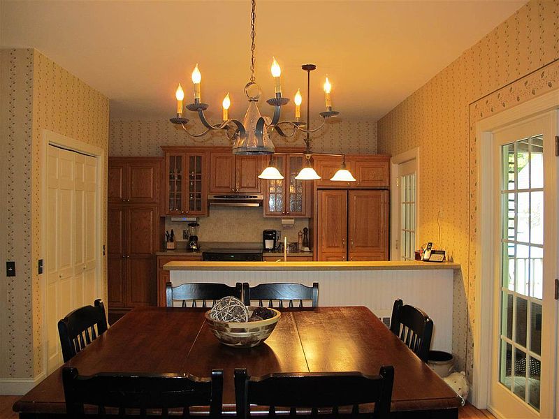 3rd image of 7 PINE VIEW Drive