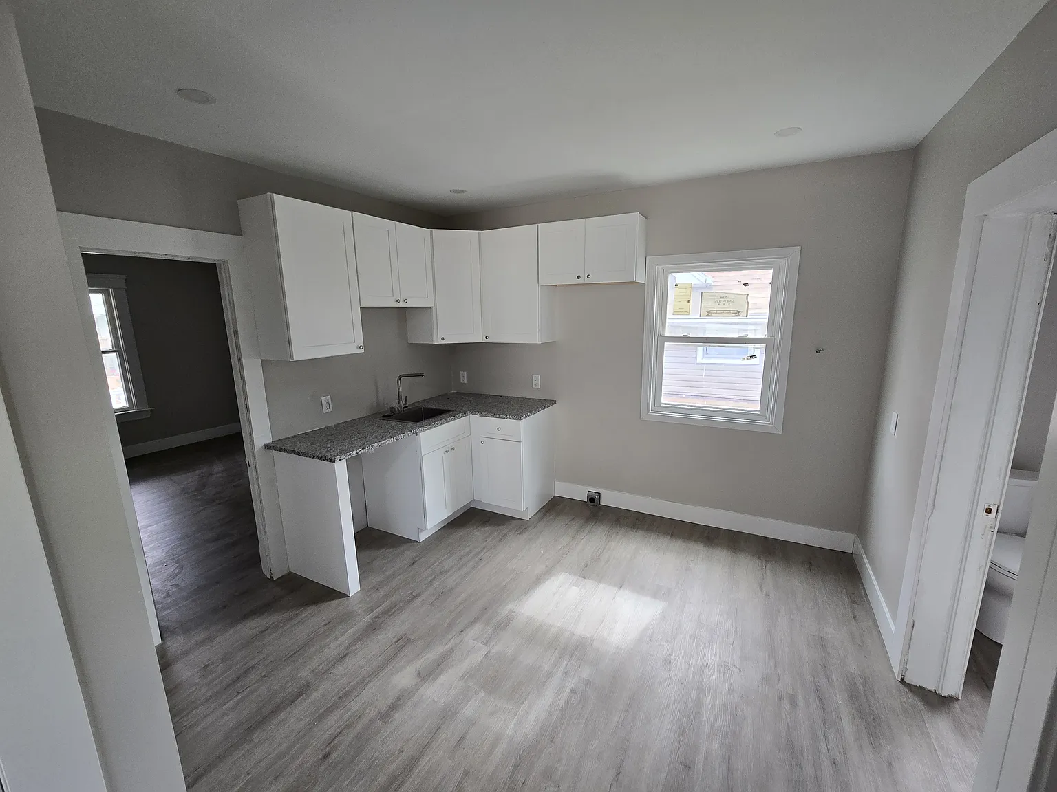 3 bed, 914 sqft, $1,250 — Photo 3