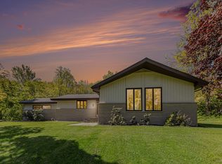 3284 Fillmore St, Jenison, MI 49428