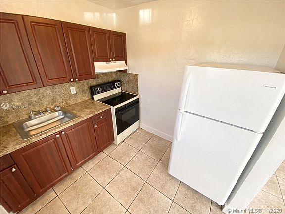 4th image of 2440 NW 82nd St #1