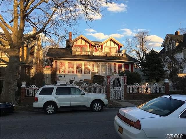 1st image of 10927 196th St