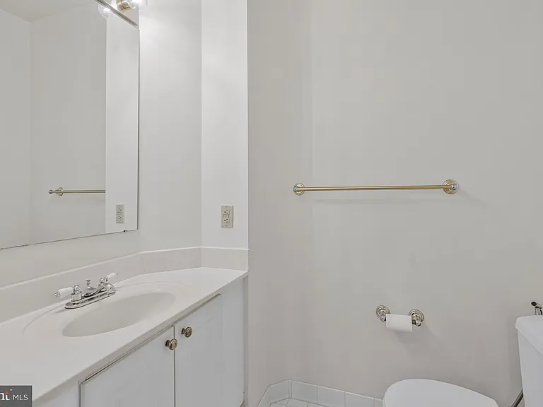 1625 International Dr #321 — Photo 21