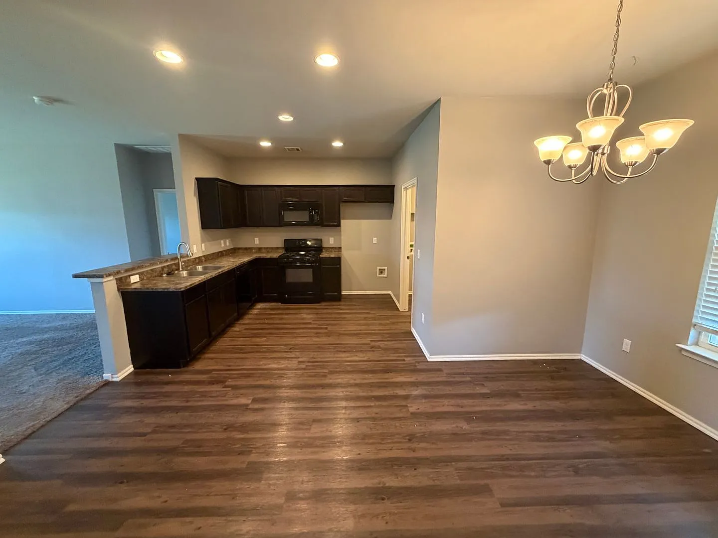 Beautiful 3 Bed 2 Bath in Moore — Photo 4